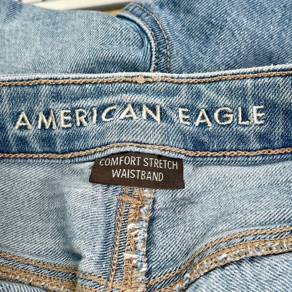 American Eagle Mom Jean Hi-Rise Straight Leg Light-Wash Stretch Sz 6 100% Cotton - Picture 4 of 14